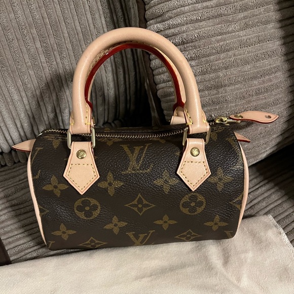 (SOLD)Authentic Vintage Louis Vuitton Mini HL Speedy Monogram - Picture 2 of 10